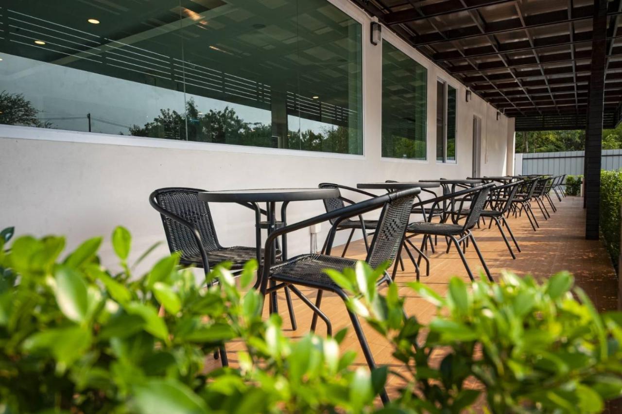 The Charlotte Smart Hotel Lop Buri 외부 사진